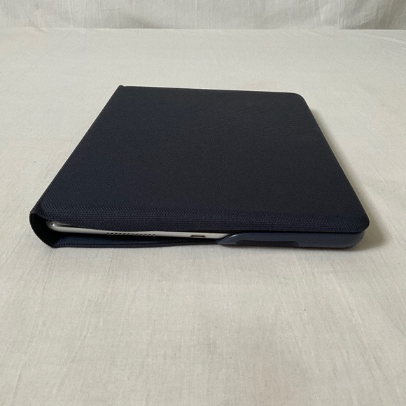 LOGI CREATE Keyboard Hard Case Blue - Picture 13 of 14